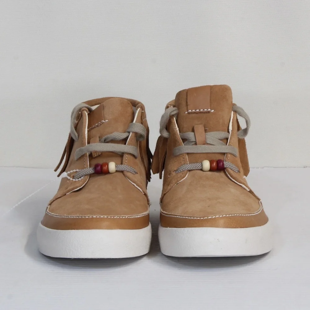 Clark’s Girls Tan Suede Mocassin Tassel Boots NWOT Size 4